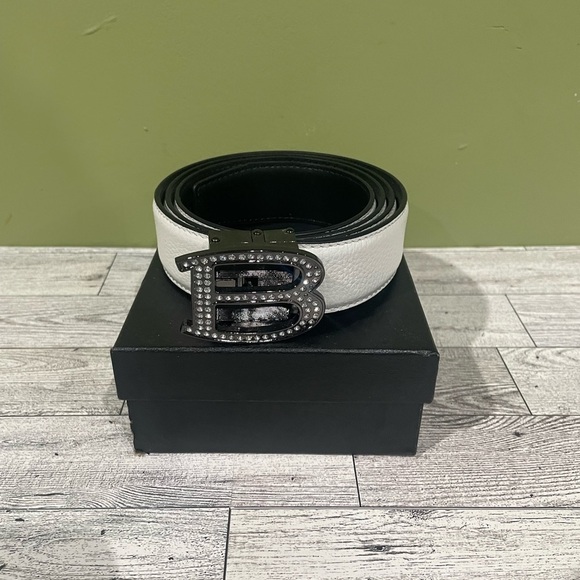 Black and White Belt with Rhinestone Buckle leather one size fit all - Picture 3 of 3